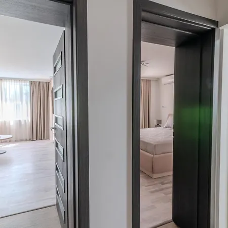 Lejlighedshotel Sea Twins Luxury - 150 M From The 4*