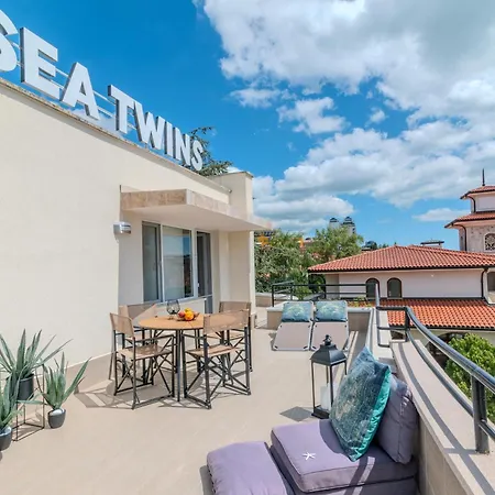 アパートホテル Sea Twins Luxury - 150 M From The サニービーチ