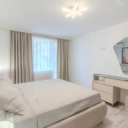 Sea Twins Luxury - 150 M From The 4* サニービーチ