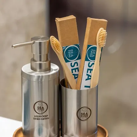 Sea Twins Luxury - 150 M From The アパートホテル 4*