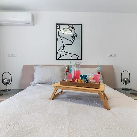 Sea Twins Luxury - 150 M From The 4* サニービーチ